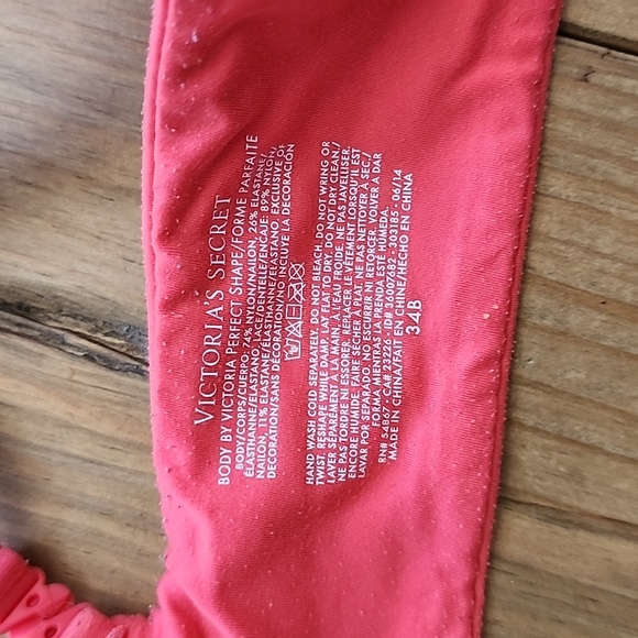 2 34B Body by Victoria Victoria Secret Bras - Red & Blue - Picture 15 of 15